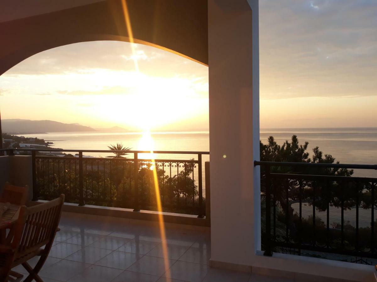 Sun Day Villa Achlia ภายนอก รูปภาพ